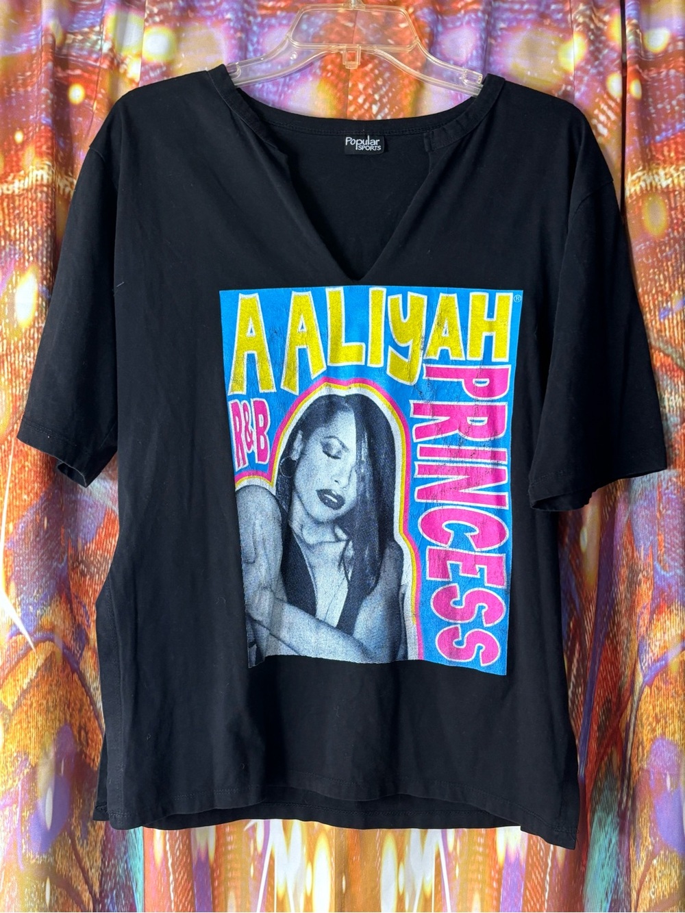 Aaliyah Graphic V-Neck Graphic Tee 🖤✨